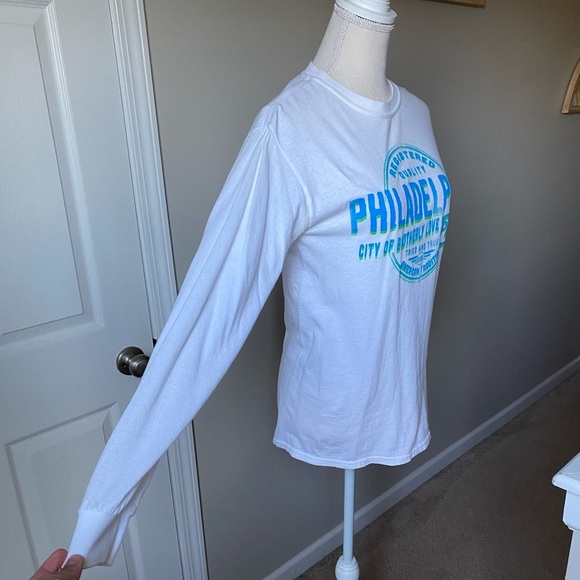 Gildan | Philadelphia | Women’s | Long-Sleeve | T-Shirt - Picture 6 of 16